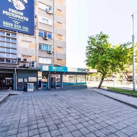 Central With Amazing Sea And City Views *